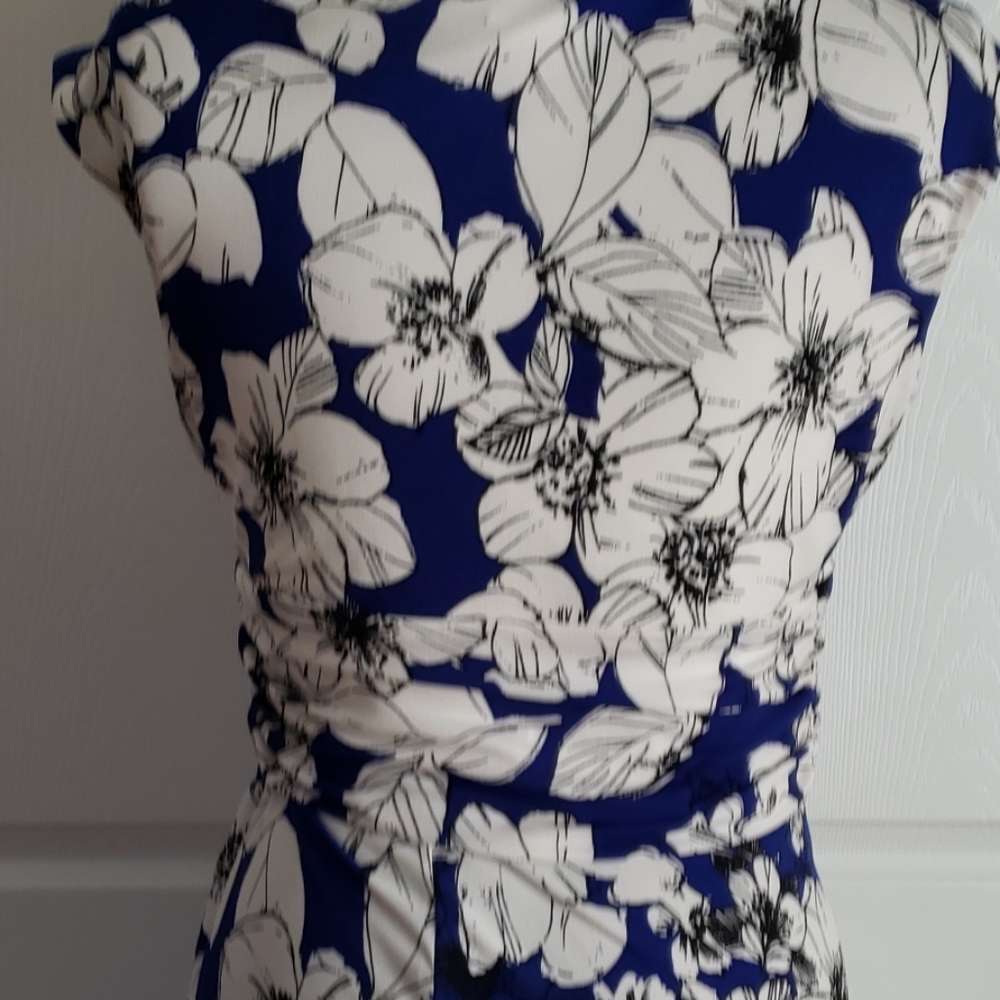 Dress - Picture 4 of 5